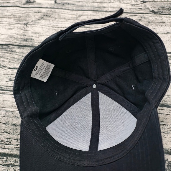 ALO Yoga Off-Duty Baseball Cap - Picture 5 of 5